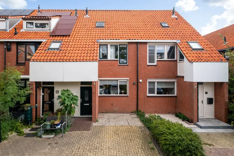 Woning aan de Kalmoes 22 in Naaldwijk